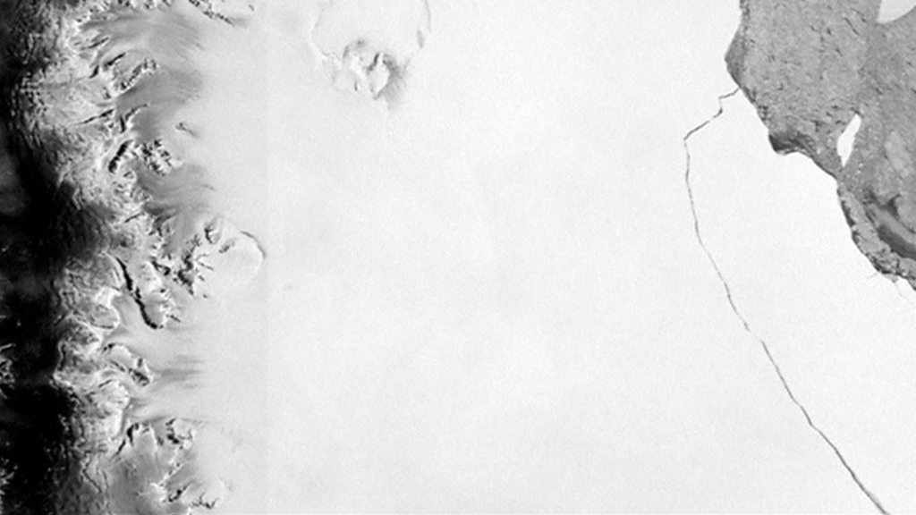 過去最大級の氷山が南極から分離 - BBCニュース