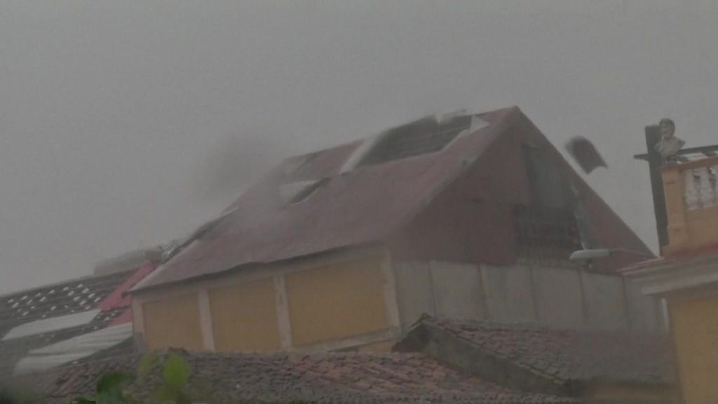 Hurricane Irma: Cuba Hit With Strong Winds And Heavy Rain - BBC News