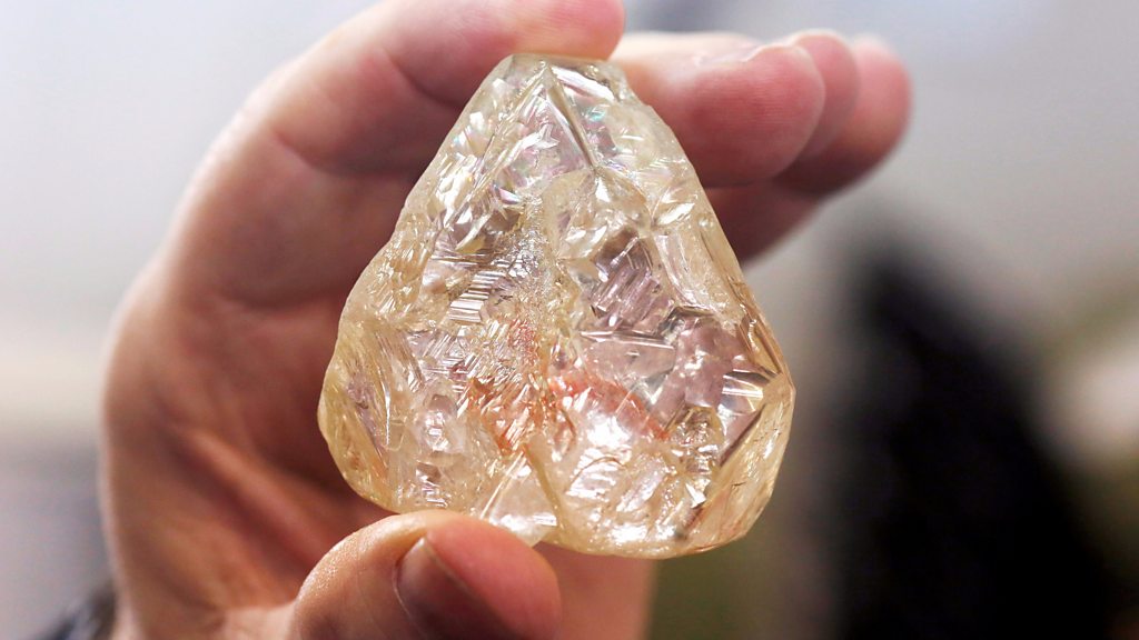 Peace diamond: Precious stone fetches $6.5m in New York - BBC News