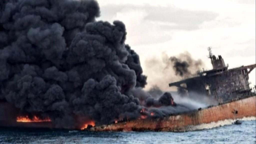 Burning oil tanker sinks off China