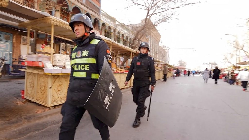 记者来鸿：新疆“再教育营”受害者恐怖经历- BBC News 中文