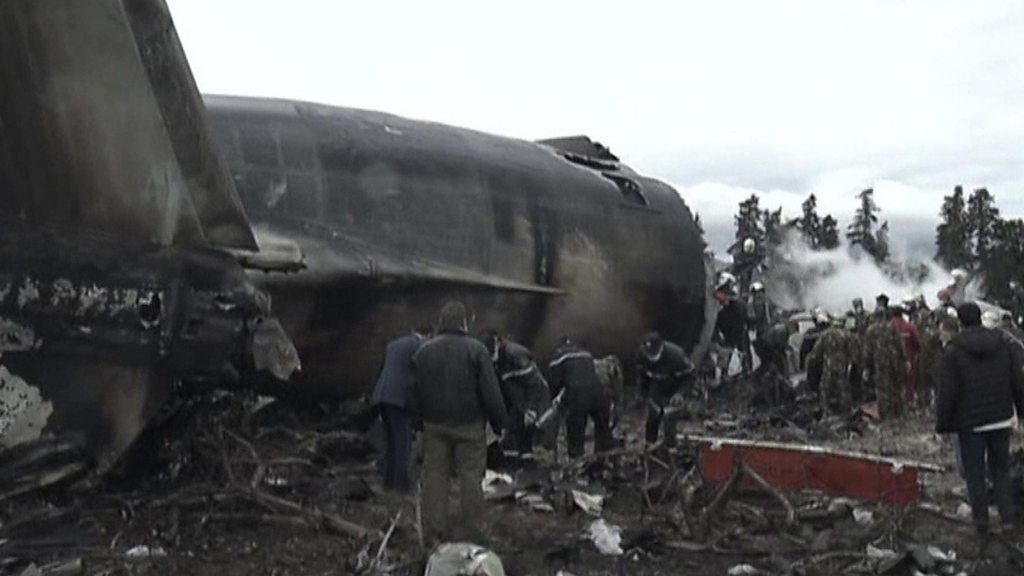 Plane crash kills hundreds in Algeria