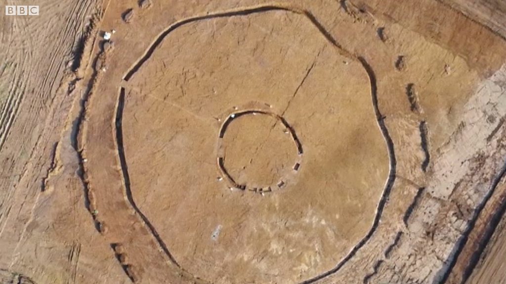 Raunds henge 'discovered' by Warth Park building work