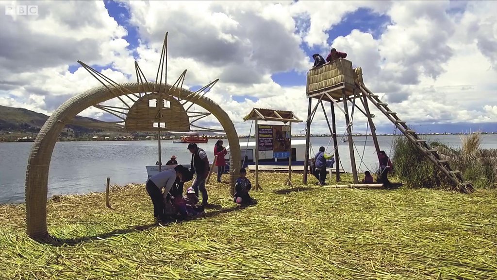 Perú Cómo Son Y Cómo Construyen Las Islas Flotantes Del Titicaca El Lago Navegable Más Alto 5300