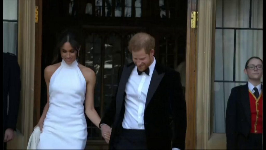 ロイヤル ウェディング 夕方のパーティーにはジャガーの電気自動車で cニュース