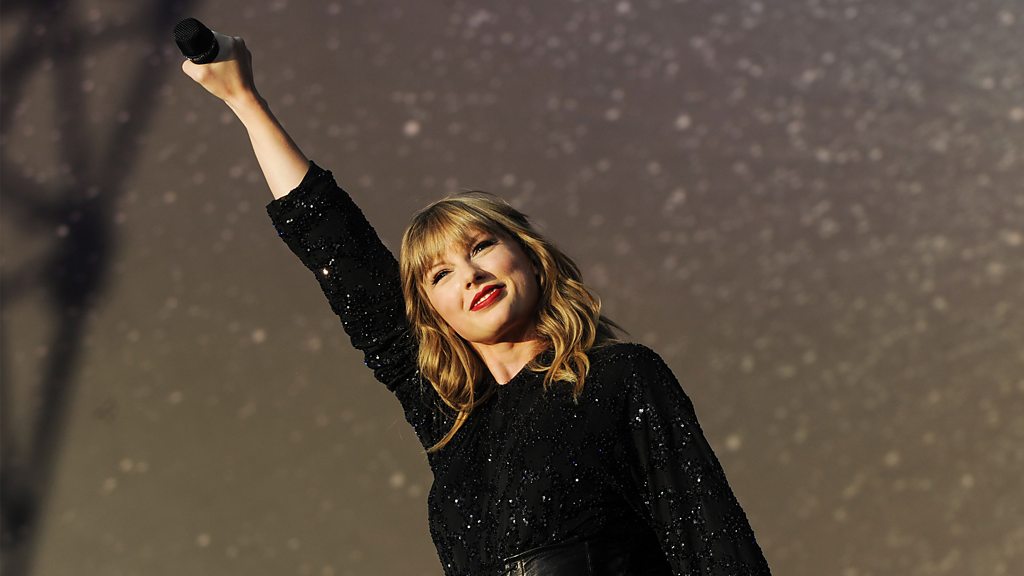 Biggest Weekend: Taylor Swift plays the hits then runs in Swansea - BBC ...