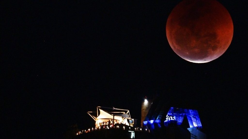 Lunar Eclipse Century S Longest Blood Moon Delights Skygazers