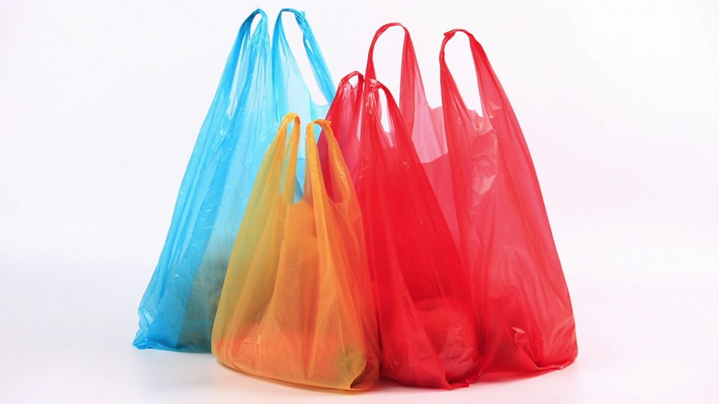พลาสติก : กฎหมายห้ามใช้ถุงพลาสติกเข้มงวดที่สุดในโลกของเคนยาใช้ได้ผลหรือไม่? - BBC News ไทย