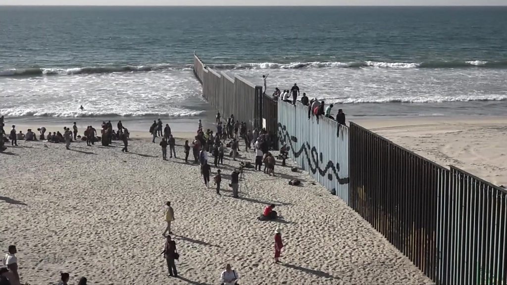 Caravana De Migrantes En Tijuana Las Imágenes De Los Primeros