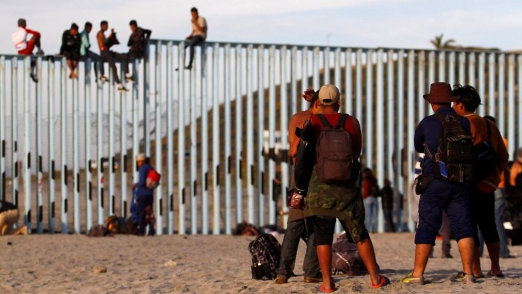 Migrant caravan Hundreds reach Tijuana on US border BBC News