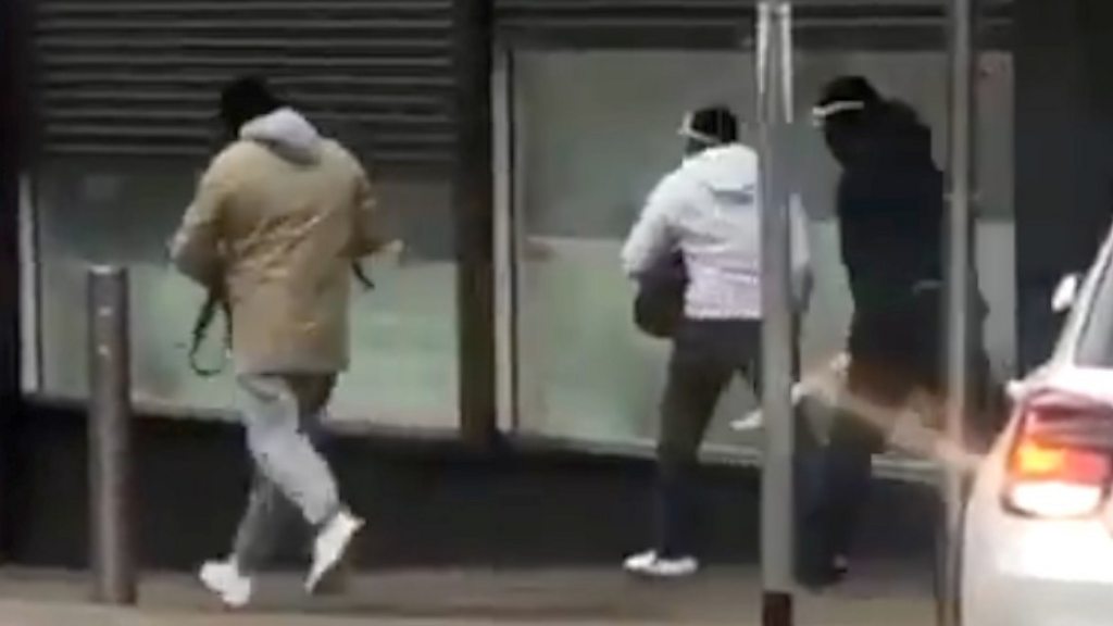 Northampton Ramraid at Michael Jones Jeweller BBC News