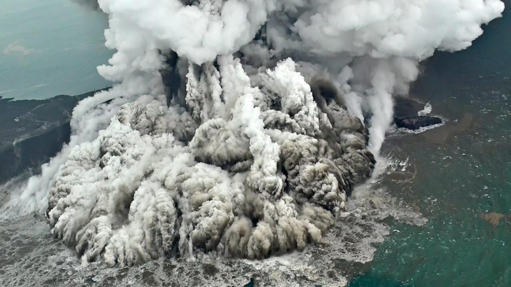 Bagaimana gunung berapi bisa menyebabkan tsunami? - BBC News Indonesia