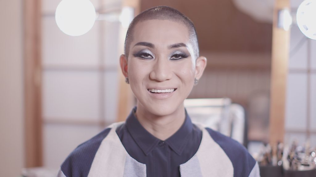 僧侶でメイクアップアーティストでゲイ ある日本人男性の信仰 cニュース