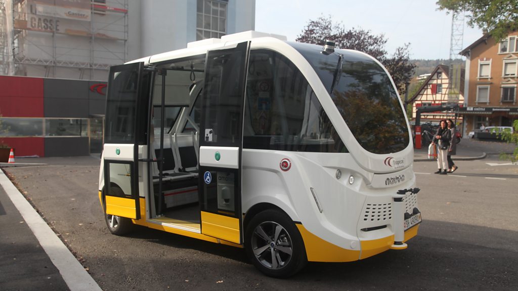 Conheça o carro elétrico que vira ônibus, van ou caminhão de entrega -  Época Negócios