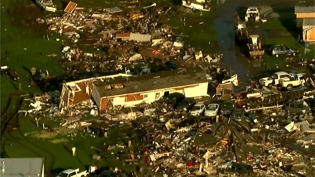 Oklahoma tornado Two killed and several injured in El Reno BBC News