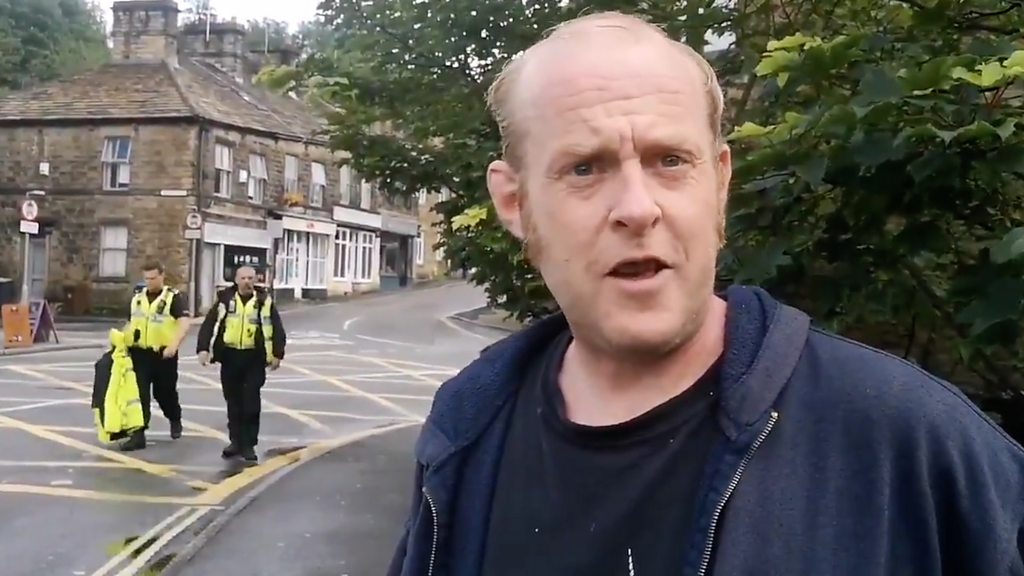 The flood-risk residents refusing to move