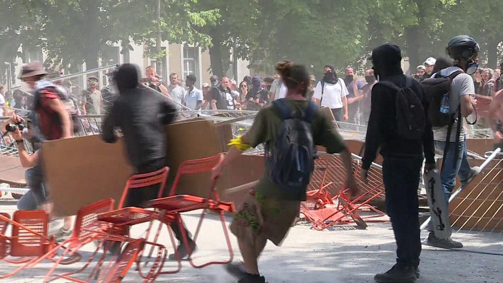 Steve Maia Cani&ccedil;o rally: French police clashes erupt in Nantes