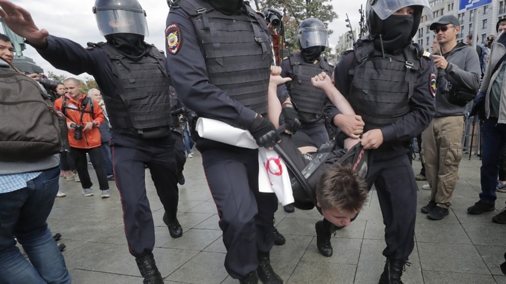 Russia protests: hundreds detained during the unauthorized demonstration