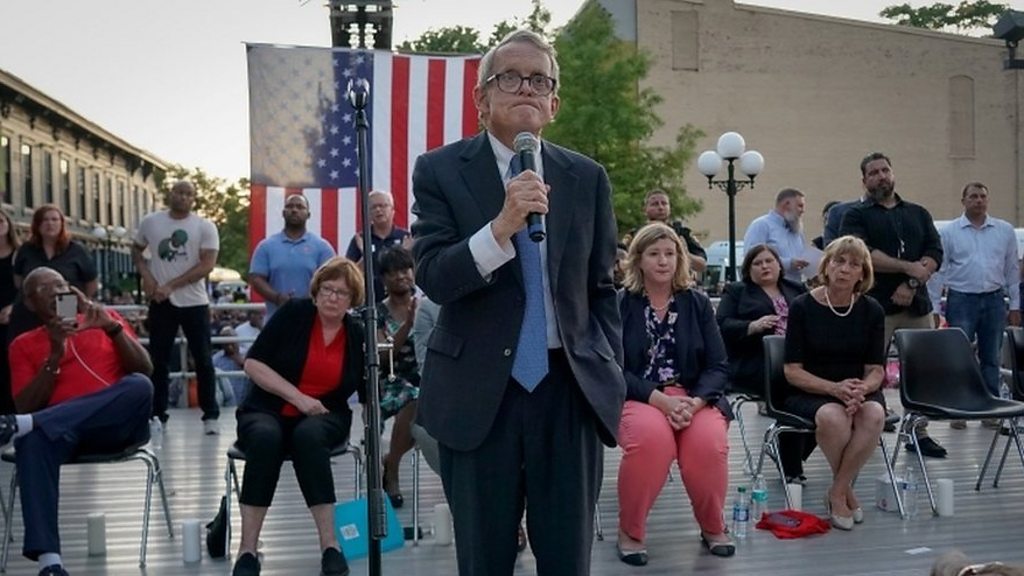 'Do something' chants interrupt governor's speech