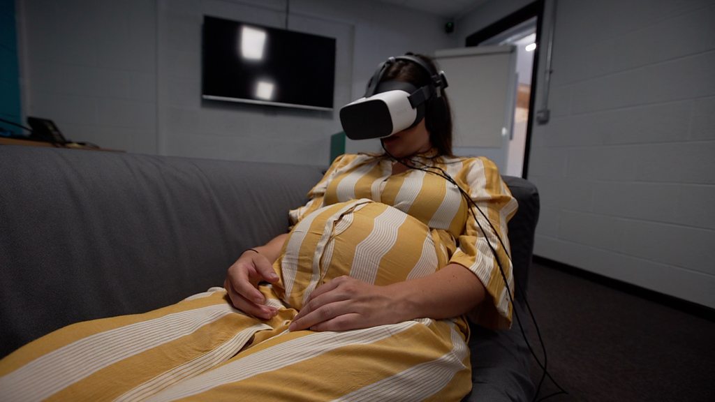 Women in labour given virtual reality to ease pain of childbirth