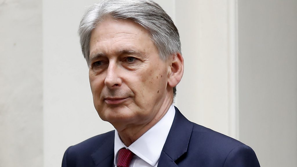Brexit: Hammond demands 'genuine' negotiations with EU