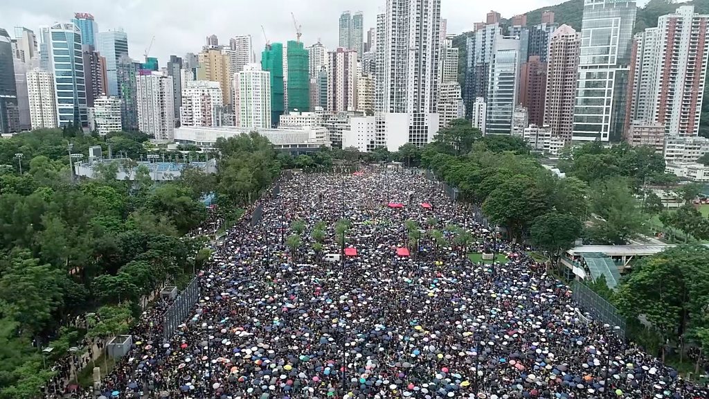 Hong Kong protests: Tens of thousands gather for major rally