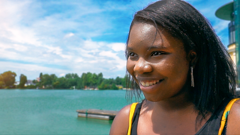 'Why me? I had ovarian cancer at 14' - BBC News