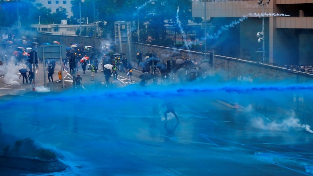 Water cannon fired at defiant Hong Kong protesters - 