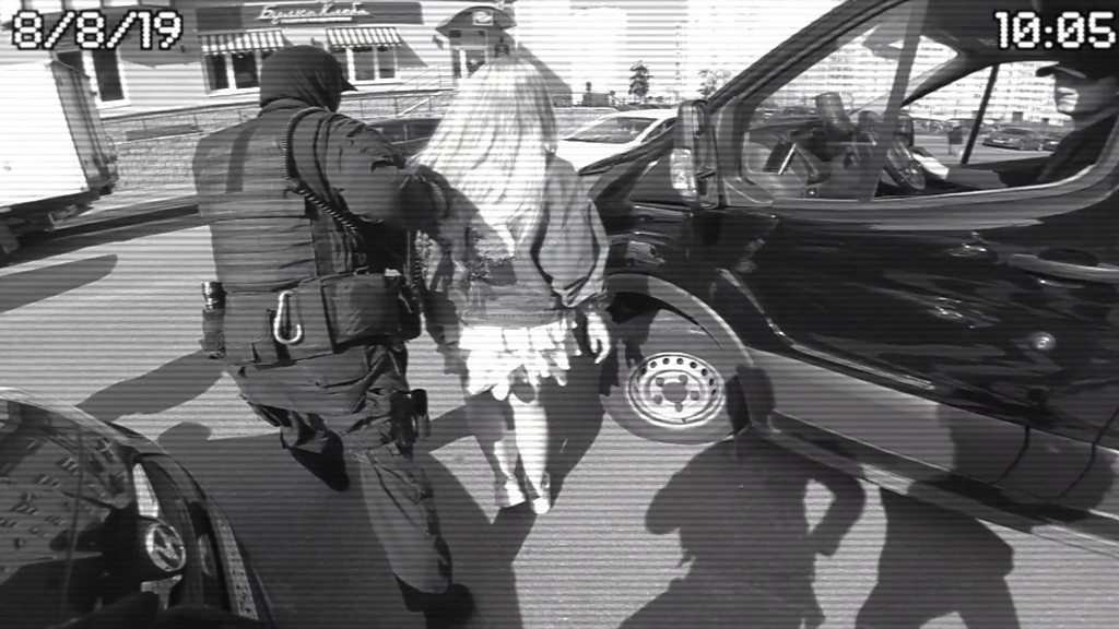 'Freeze... and marry me!' - Russians who propose at gunpoint