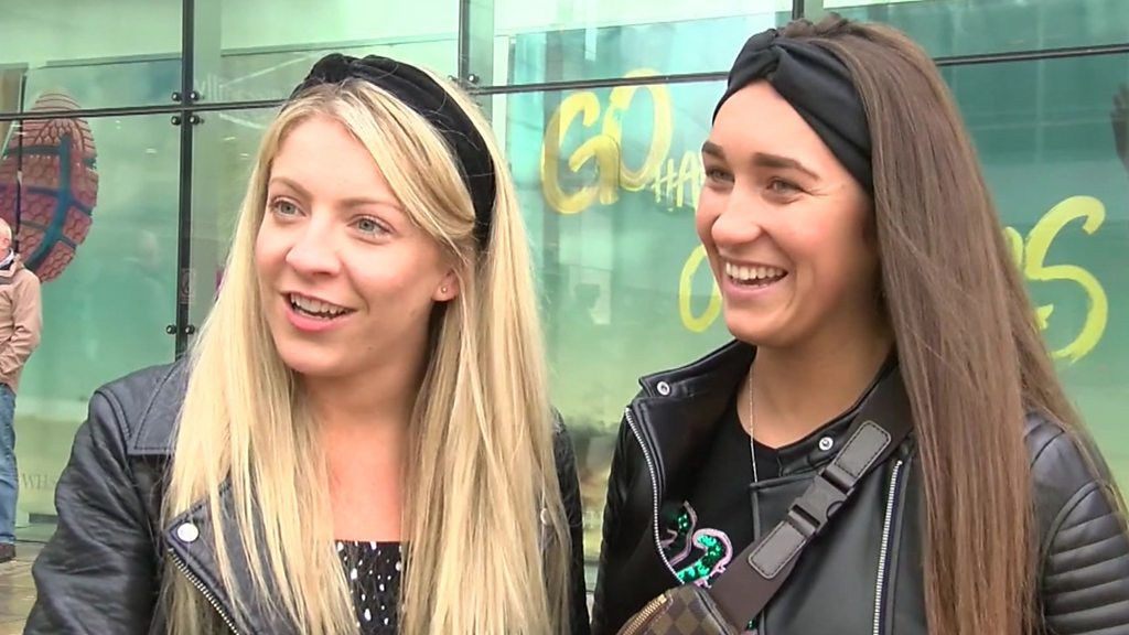 Obesity: Ban snacking on public transport, top doctor says