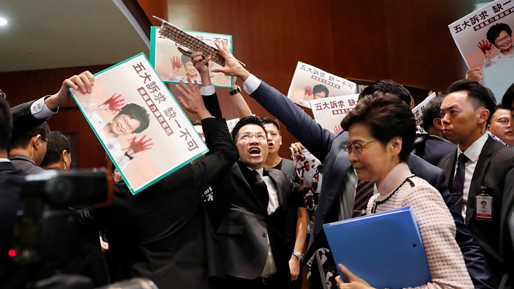 香港2019《施政報告》：林鄭月娥為何無法在立法會宣讀報告- BBC News 中文