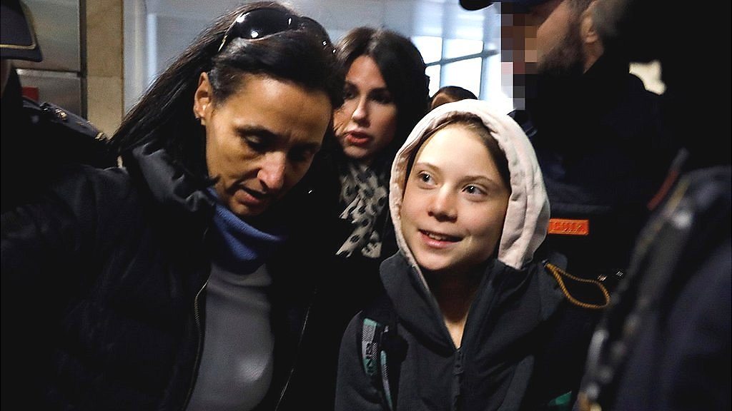 Greta Thunberg mobbed at UN climate talks