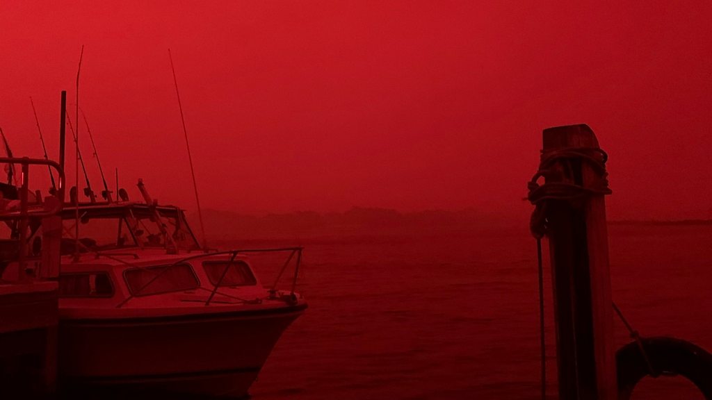 Australia fires: Military to be deployed to help rescue effort