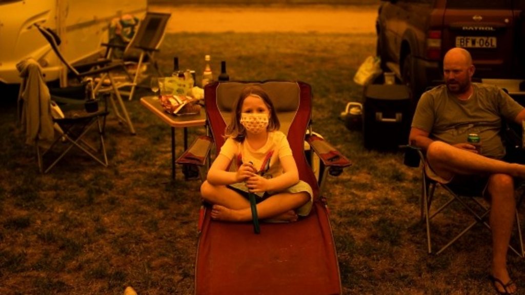 Australia fires: to escape, thousands flee to the beach