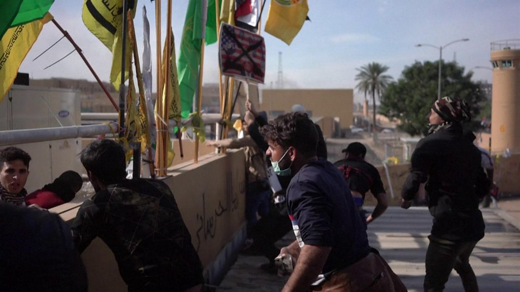 US embassy attack: Protesters withdraw after standoff in Iraq