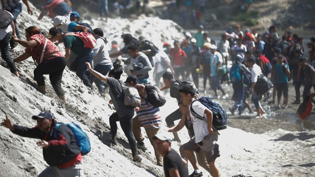 Hundreds of USbound migrants stopped from entering Mexico BBC News