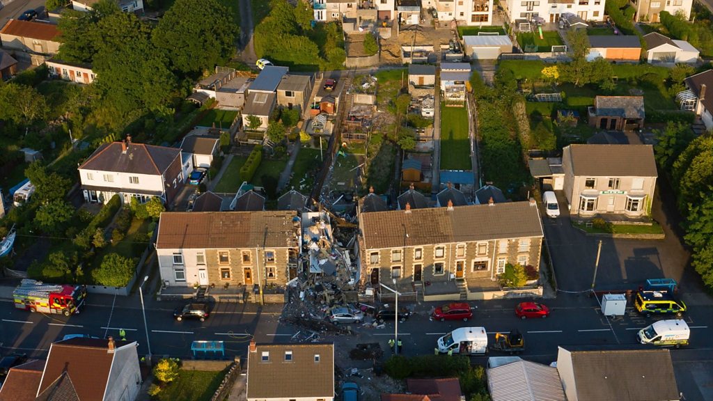 Seven Sisters house explosion Mum and two sons 'critical' BBC News