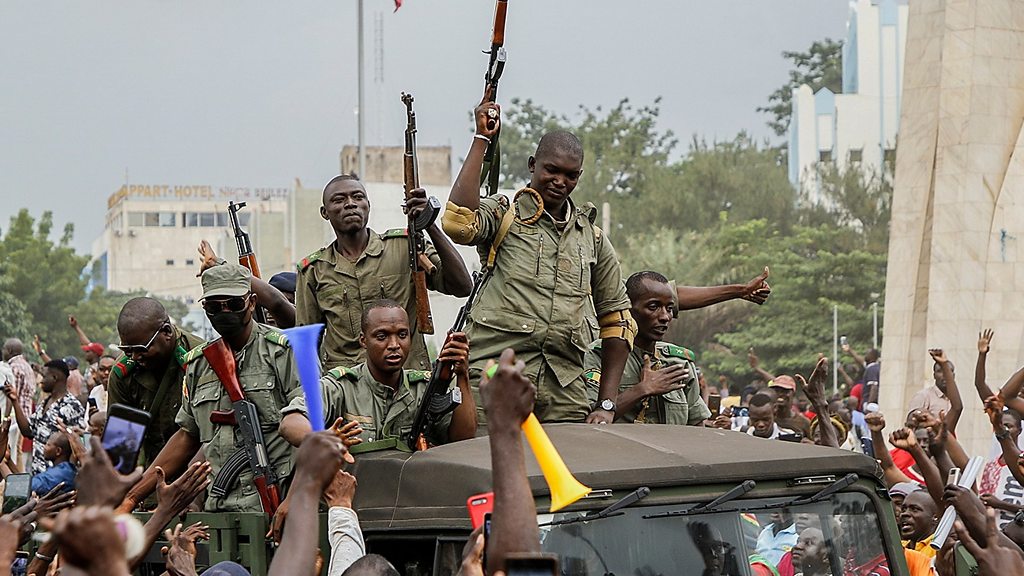 Mali coup 2020: Mutiny leaders wey ensure resignation of Malian President Ibrahim Boubacar Keïta don declare plan to set up transitional goment - BBC News Pidgin