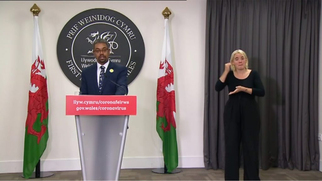 Coronavirus: Rhondda Cynon Taf to go into lockdown