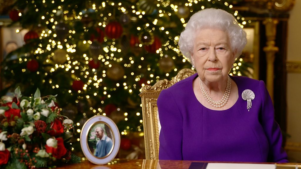 Королева Елизавета II проведет Рождество со своим сыном и его женой