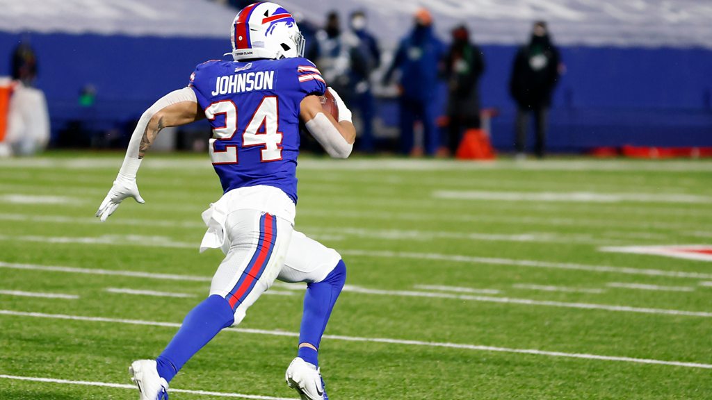 WATCH: Bills' Taron Johnson seals win over Chiefs with late