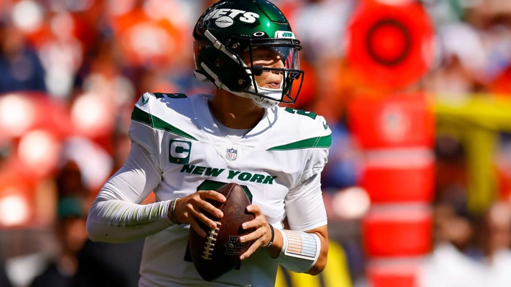 BBC Sport - NFL: London Series, 2021/22, Atlanta Falcons v New York Jets  Highlights