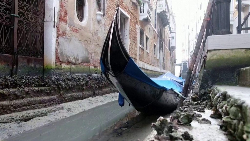 İtalya'da kuraklık endişesi: Venedik'te kanallar kurudu - BBC News Türkçe