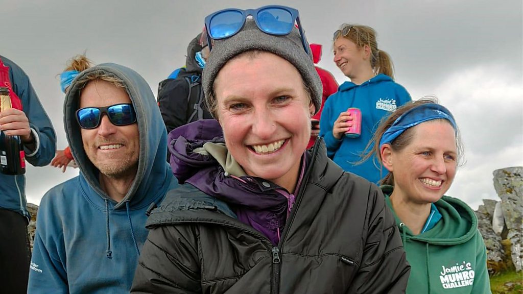 Mia Saraning erotik fotosuratlari