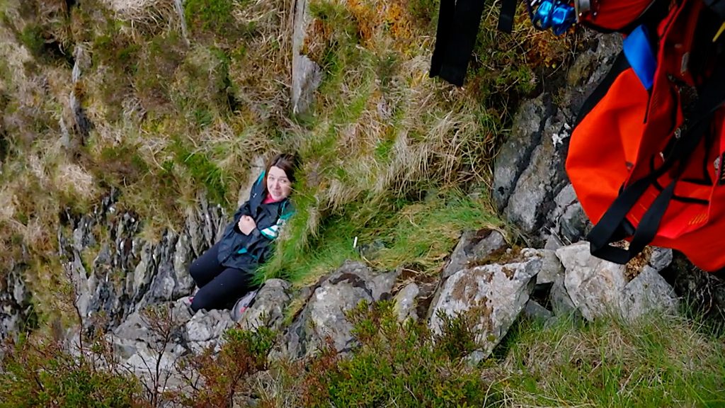 Tryfan: Woman scattering dad's ashes rescued on mountain