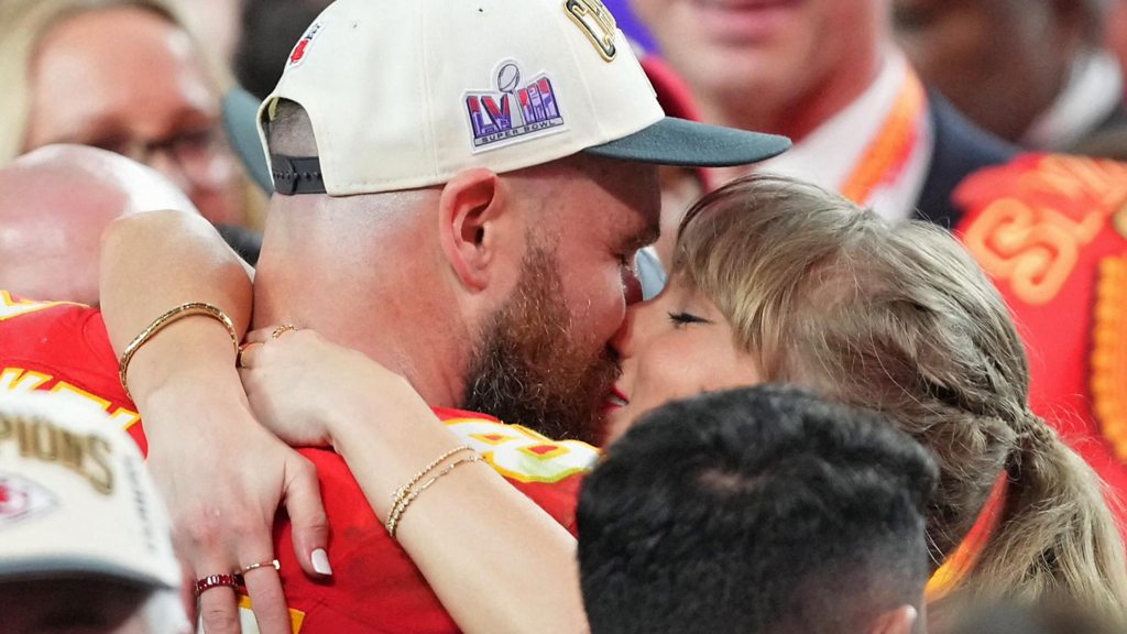 Super Bowl 2024: Taylor Swift celebrates boyfriend Travis Kelce's NFL win - BBC News
