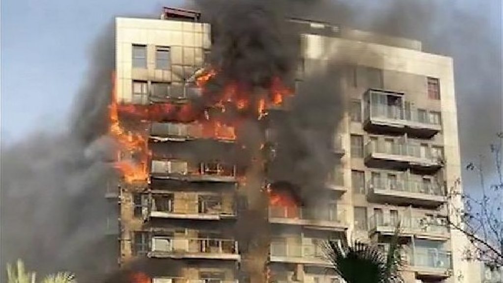 Valencia fire: Ten bodies found as Spanish police search gutted flats