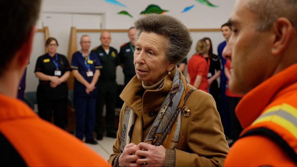 Princess Anne thanks Southmead Hospital staff after accident - BBC News