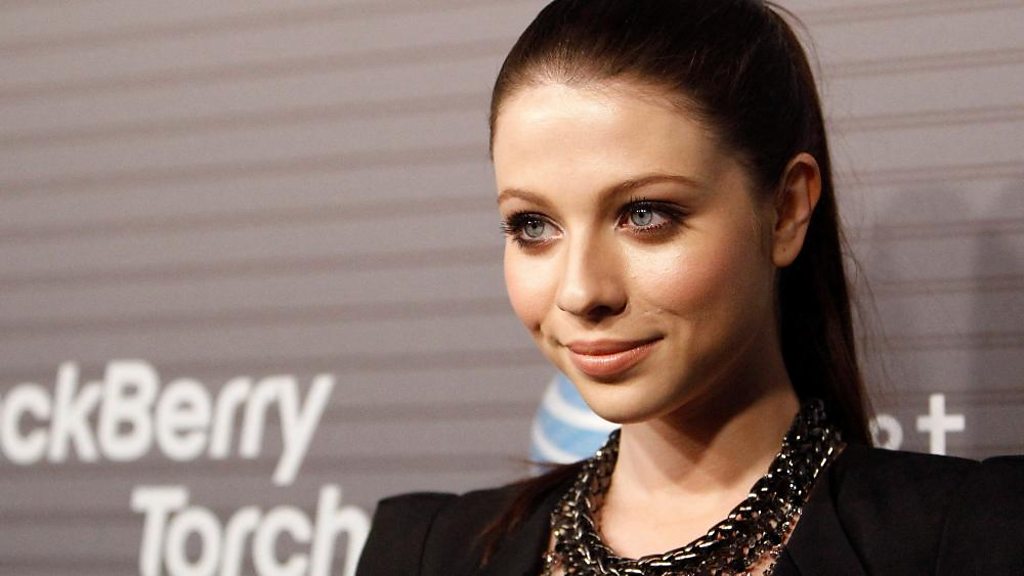 Michelle Trachtenberg: Buffy the Vampire Slayer and Gossip Girl star dies  at 39 - BBC News