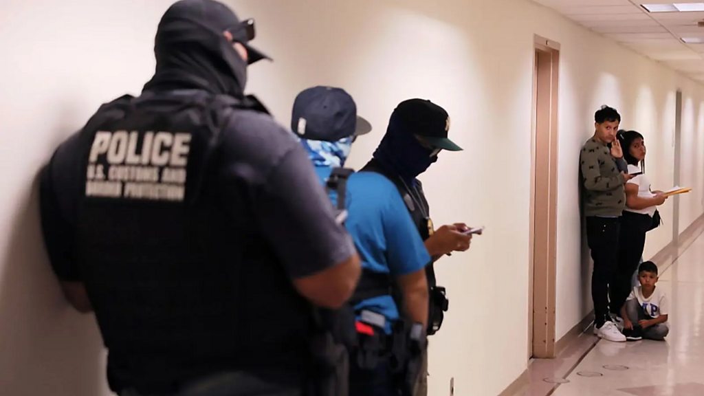 Chính sách trục xuất của chính quyền Trump phơi bày bi kịch ...